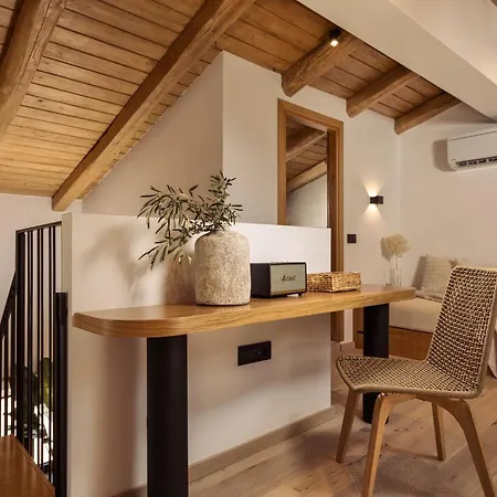 Villa Horizon Stone House